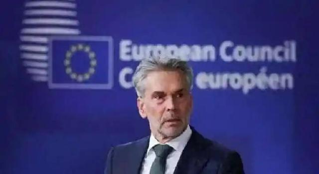 欠中企10亿！荷兰对华工厂断供，报应来了，荷兰首相要被赶下台了