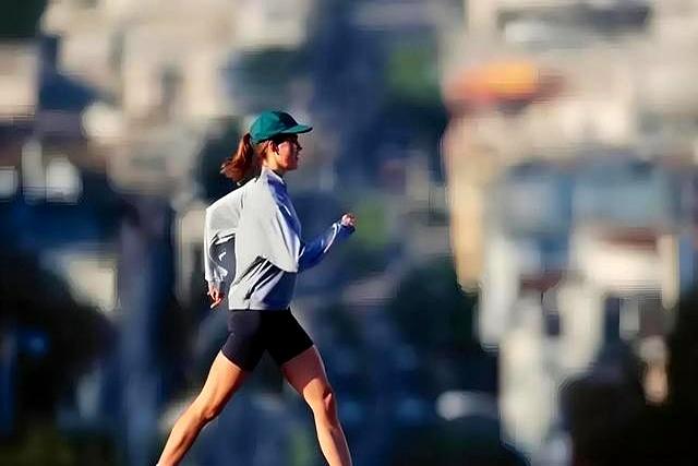学医后才明白，增强骨密度最好的运动，不是散步游泳，而是它