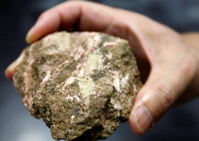 民调狂跌后，高市将目光投向北京，出兵条件已确定	，中日胜负揭晓