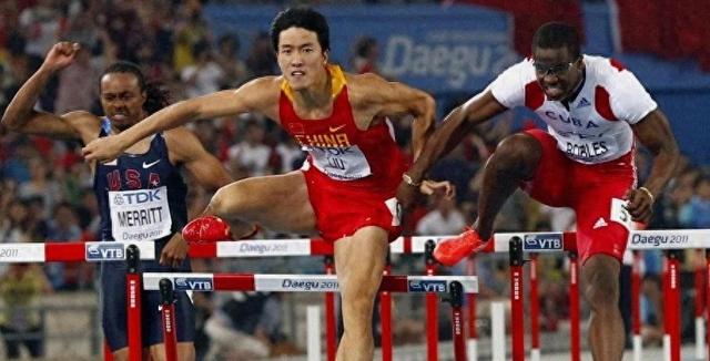 42岁刘翔现状：与妻子感情稳定	，长期在国外旅游，靠终身合同吸金