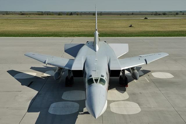 俄空军基地发生致命事件：战机弹射系统意外启动	，两人当场身亡