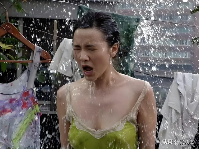 她被骂“陪睡上位”，后被封为“性感欲女”，得奖后当众怒怼海清