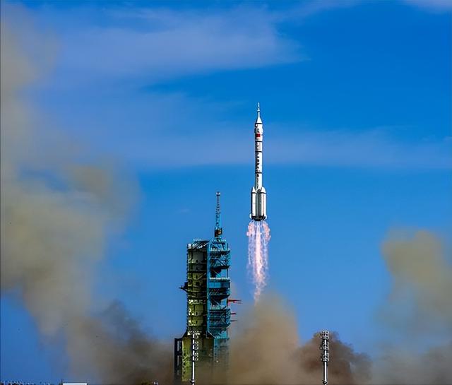 3.5小时对接破纪录！神舟二十一号的黑科技，到底有多顶？