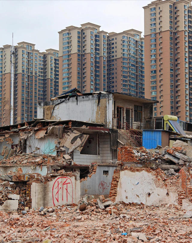 拆迁全面停止了？明年开始，这4类房子或“全拆重建”，提前恭喜