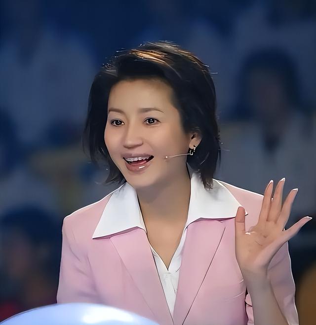 善恶终有报，57岁央视女主持王小丫，原来早已经走上另一条大路