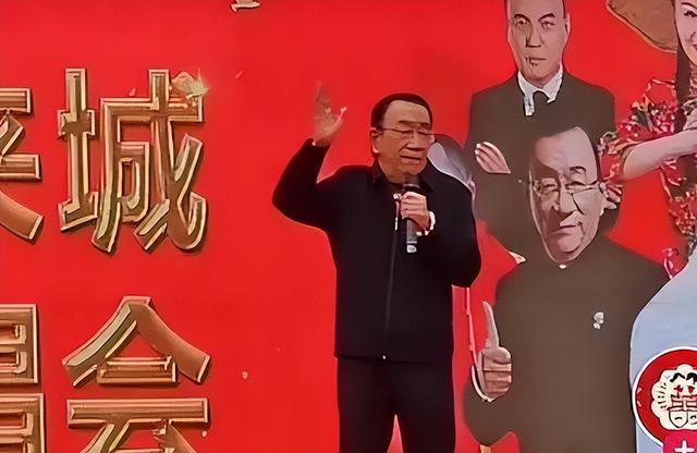 79岁侯耀华晚年凄凉！独居北京无保姆照料，家里脏乱差环境寒酸