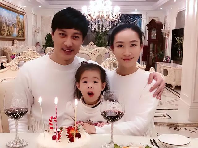 从一线明星，沦落到拍短剧	，这5位演员走到今天这步，怪不了别人