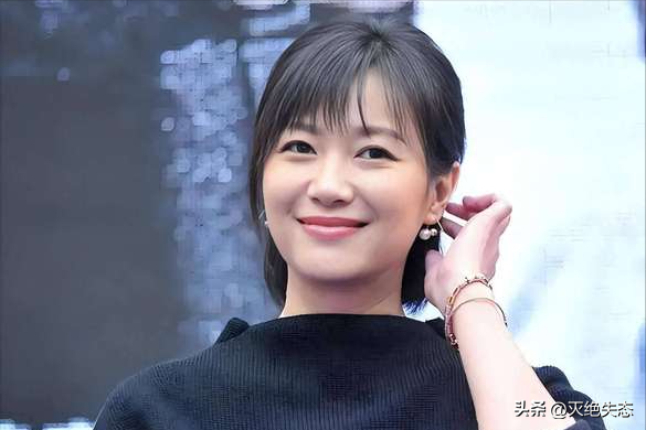 从19岁开始男人不断，半百了还没玩够，“风流才女”徐静蕾现形记