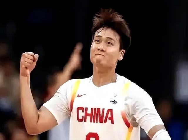 有一说一！中国男篮自易建联之后最合格的领袖，就是29岁的赵睿