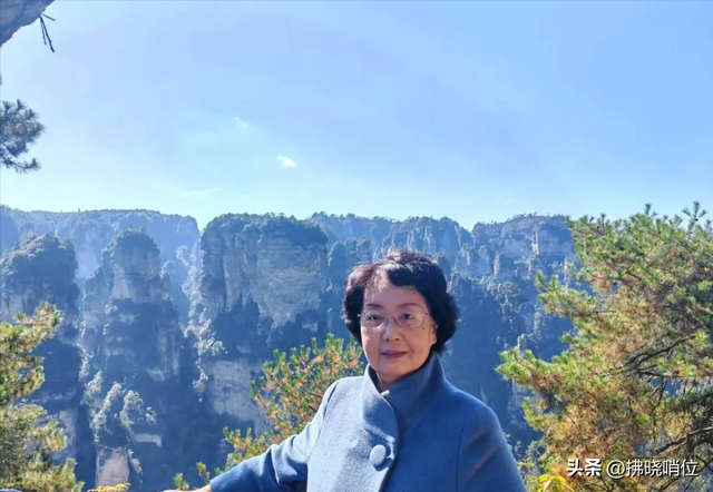 周小平：一路风景看不尽——我和孙子奶奶的自驾游纪行拂晓哨位