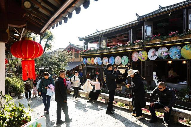 丽江古城马年新春喜迎“开门红” 单日接待游客量创历史新高