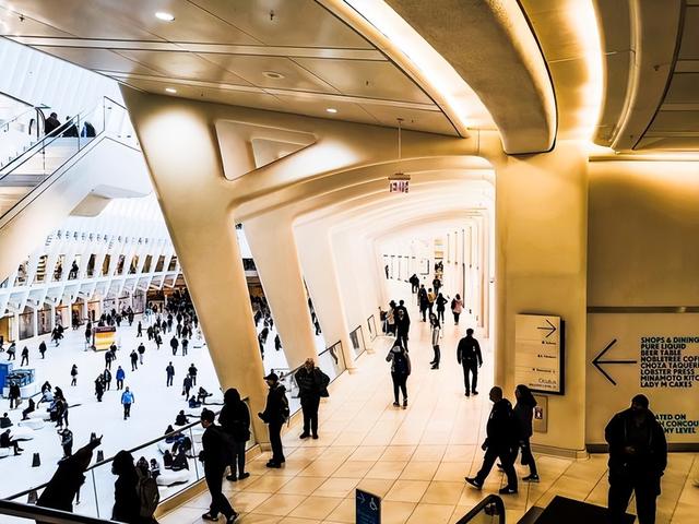 拜登好久没出现	，一出现就隔空叫板中国，美最忌惮的不是东风导弹