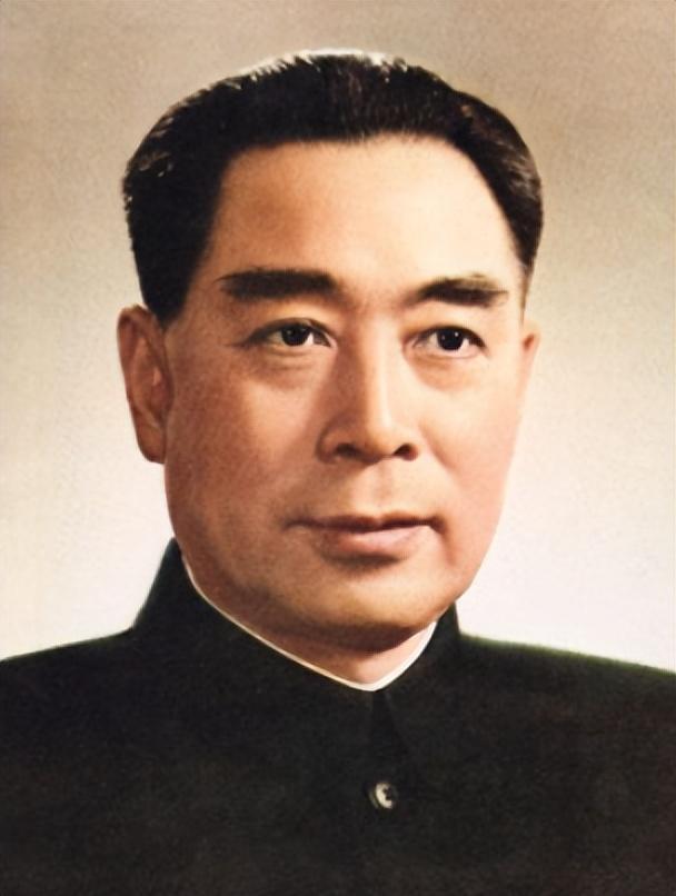 蒋介石临终前告诉蒋经国：我这一生只敬佩一人，畏惧两人！