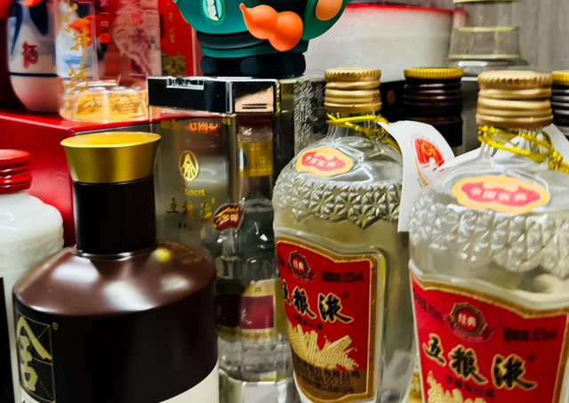 白酒依旧稳坐消费C位？白酒的核心底气	，刻在中国人的酒桌民俗里