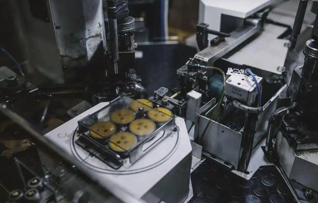 凭一国之力造出光刻机，意味着什么？或将成第四次工业革命引领者