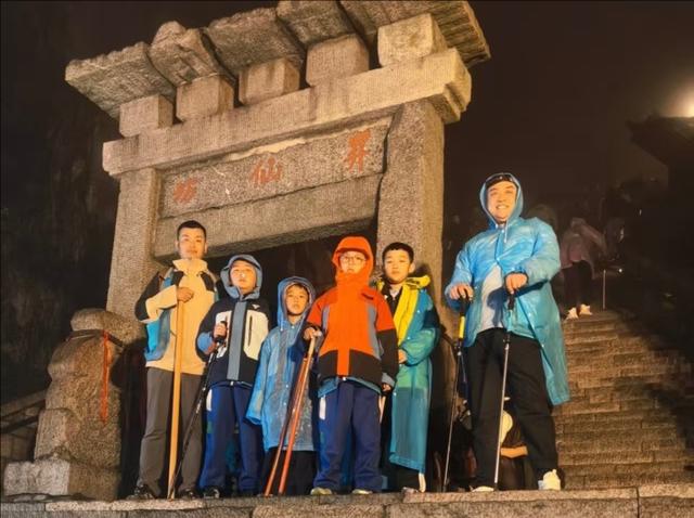 泰山时评丨以“行走”的力量开启成长新篇