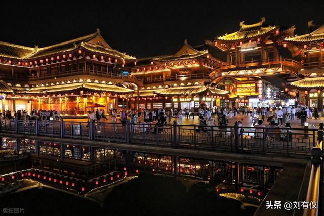 夜游大同只为找一家可口的刀削面，云岗石窟里发现惊美彩绘