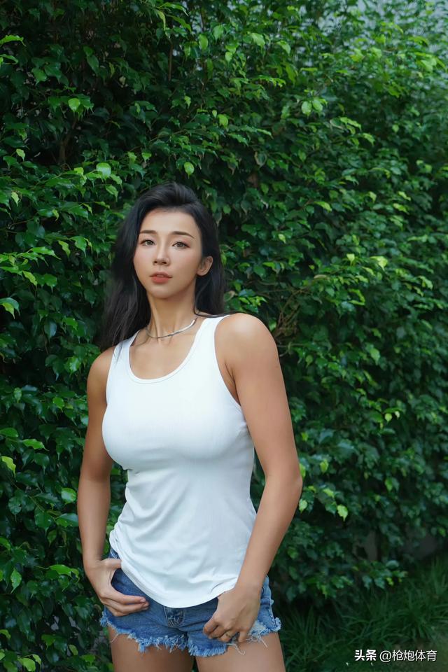 “中国卡戴珊”张曼源:美不应该被单一标准定义。