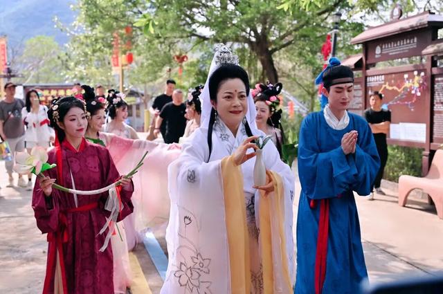 11月8日（农历九月十九）观自在现场送福，来观音山打卡许愿