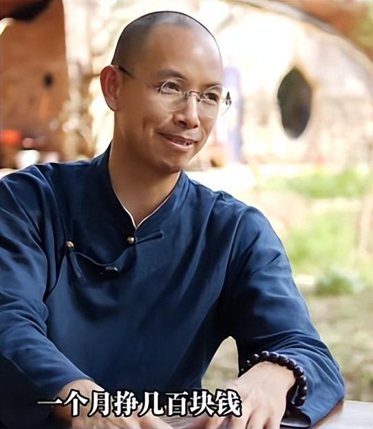 活久见！四川35岁小伙住山洞，不工作不结婚不生娃，月销才300块