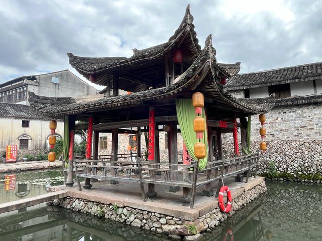 退休夫妻自驾温州永康之苍坡古镇、石桅岩、芙蓉古镇、丽水街