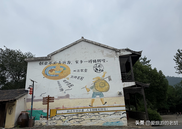 8亿元打造的“最美小镇”，开业仅10年就破产重组，如今一片荒凉