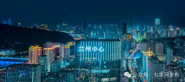 在七里河，和秋天撞了个满怀