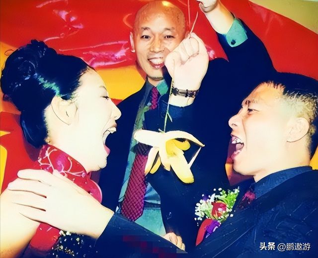 58岁徐帆和冯小刚再传离婚，养女徐朵回应辟谣