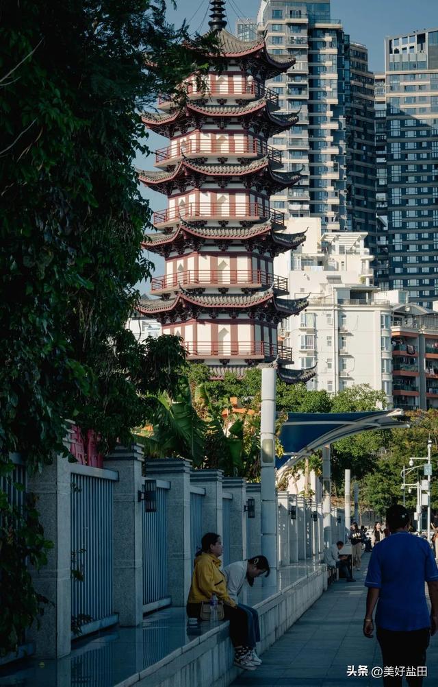 Discover Chung Ying Street’s Hidden Cape Gem!