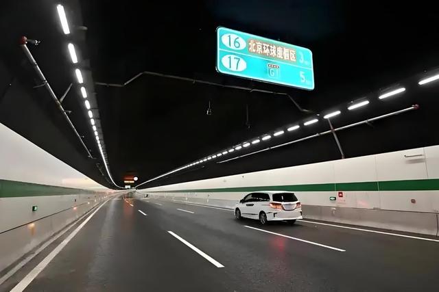 花费125亿，把北京东六环高速搬到了地下59米，到底图什么？