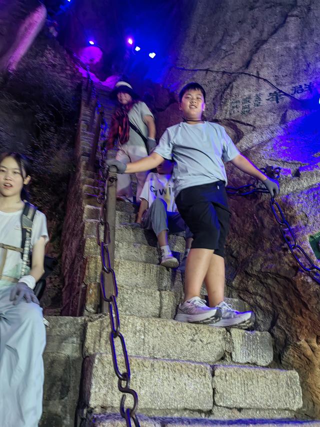 华山行记：14公里的陡峭与成长
