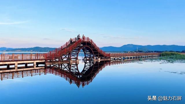 夏日里的异龙湖，邂逅石屏最美倒影🪞