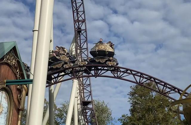 那些坐过山车的「特种兵」，有人坐过1200部