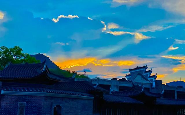 边城印象：一口吃三省 三地闻鸡鸣！