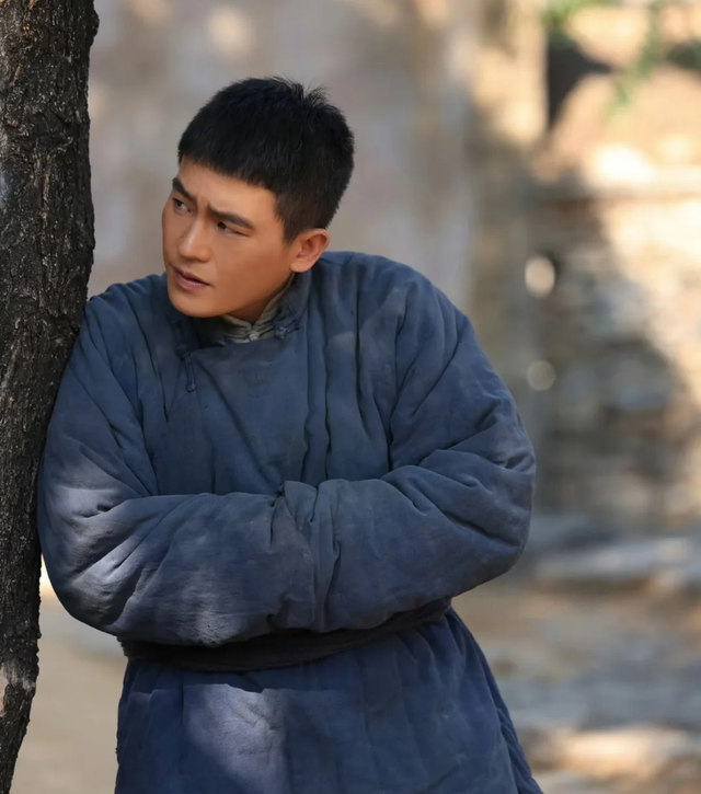 不会演就别尬演！《生万物》最大的败笔，就是请了“戏混子”的她