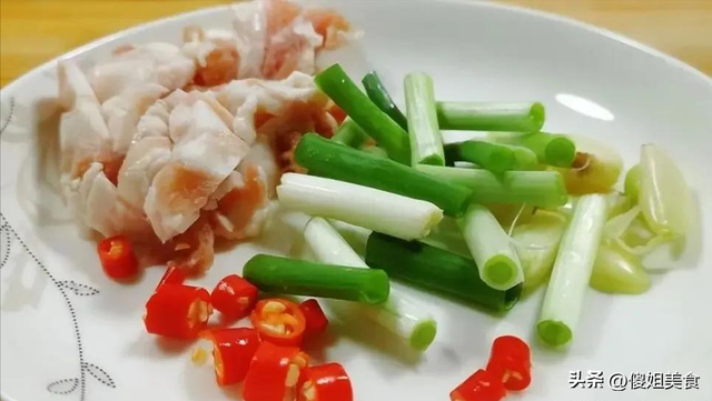 大量上市！含18种氨基酸，吃山药不如吃它，随手一炒，比肉还鲜！