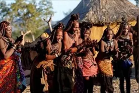 非洲原始部落：“赤裸”为美，常年袒露上身，多数男子活不过15岁图片