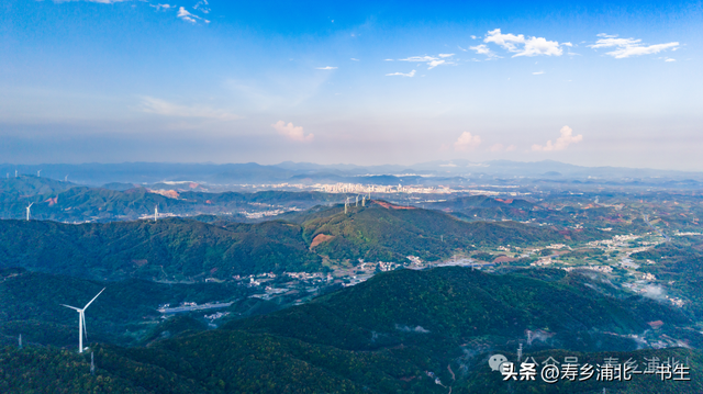 你经常穿越大浦高速大茅垌隧道，可你知道山顶风光有多美吗？