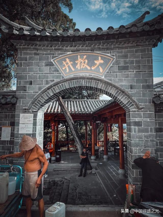 云南建水——千年临安古城 ：中国最后一座活着的古城！