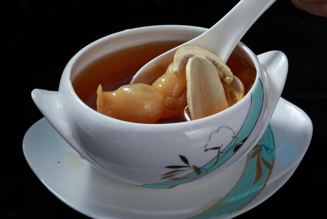 虫草花鸡爪花胶汤 花胶鸡爪虫草花汤功效