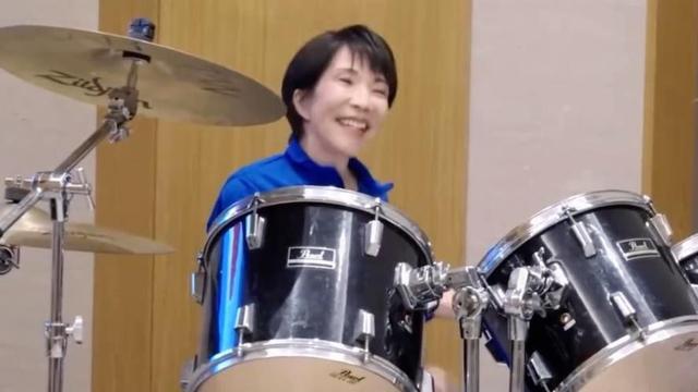 233票通过,高市早苗收到消息后,对中国提新要求,石破茂发战争警告