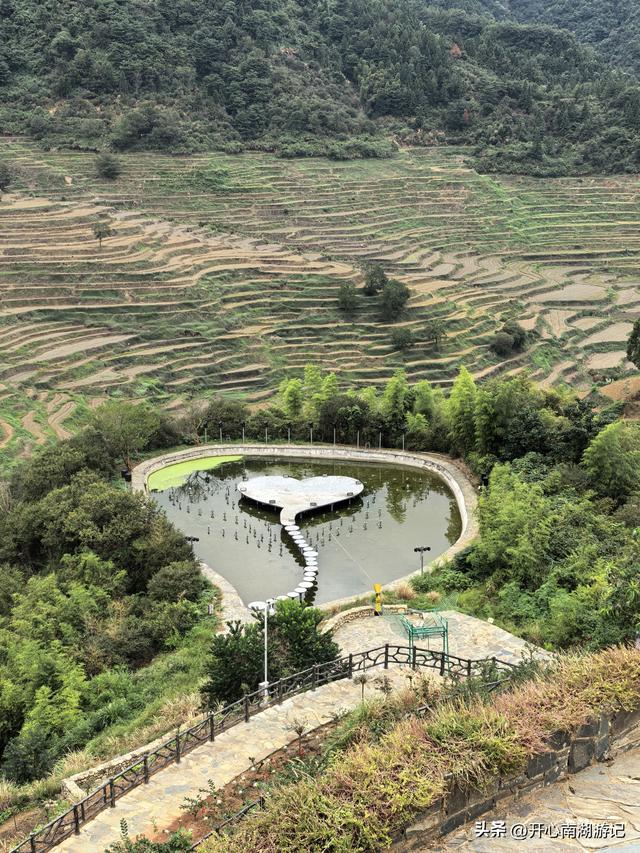 2025年秋老姐俩江西行，去篁岭看晒秋