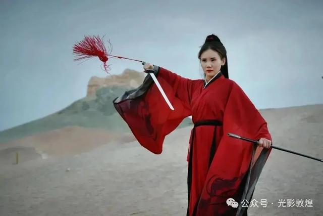 初冬的静谧让你与心中的阳关来一次沉浸式心灵之旅