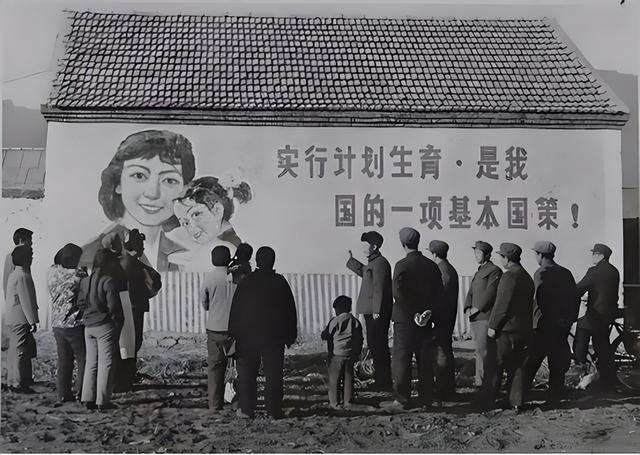 中国将迎人口死亡高峰？22年1041万	，23年1100万，去年死亡多少？