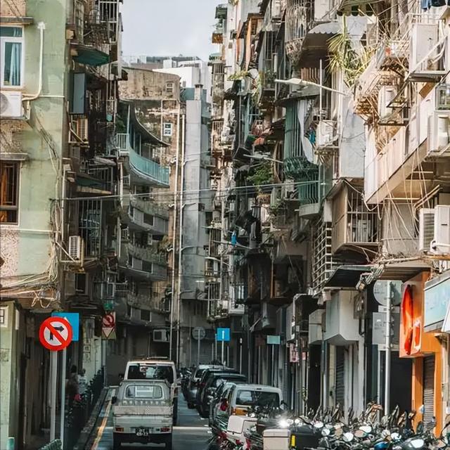 大三巴牌坊没说话，18年了，澳门怎么把老城区过成“活遗产”？