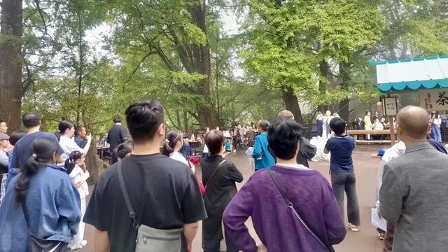 国庆中秋假期首日 雅安名山蒙顶山游人如织 “可逛可拍可炫”太吸睛！