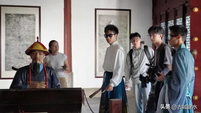 媒体达人畅游古城 沉浸式感受千年文化魅力
