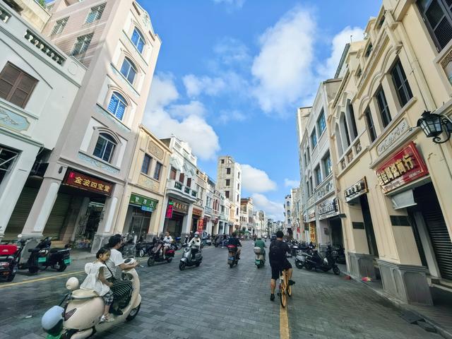 晨访海口骑楼老街