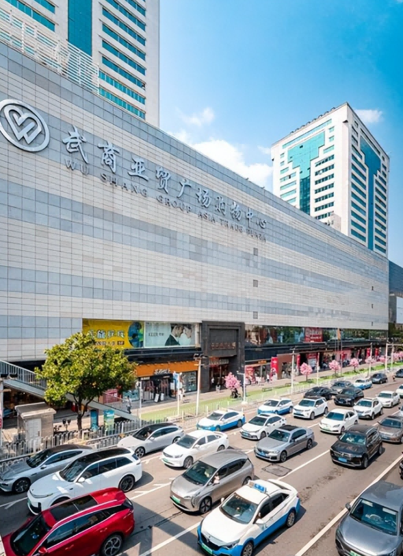 又一巨头倒下!疯狂关店11万家，为什么我们都不愿意逛商场了?
