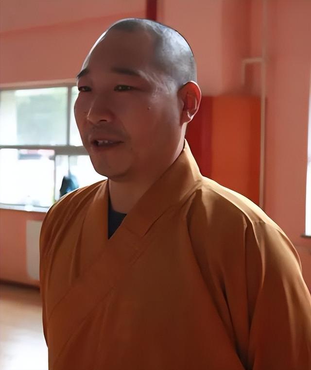拔出萝卜带出泥！释永信下马，举报人被扒惊天丑闻，难怪会被开除